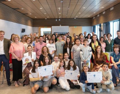 El Gobierno Vasco entrega a 13 centros escolares el certificado "Eskola Jasangarriak"
