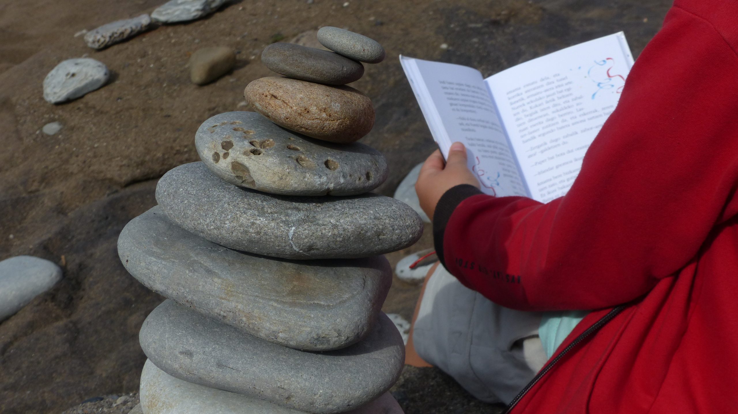 Ganadoras del concurso de octubre "Leyendo en la Naturaleza"